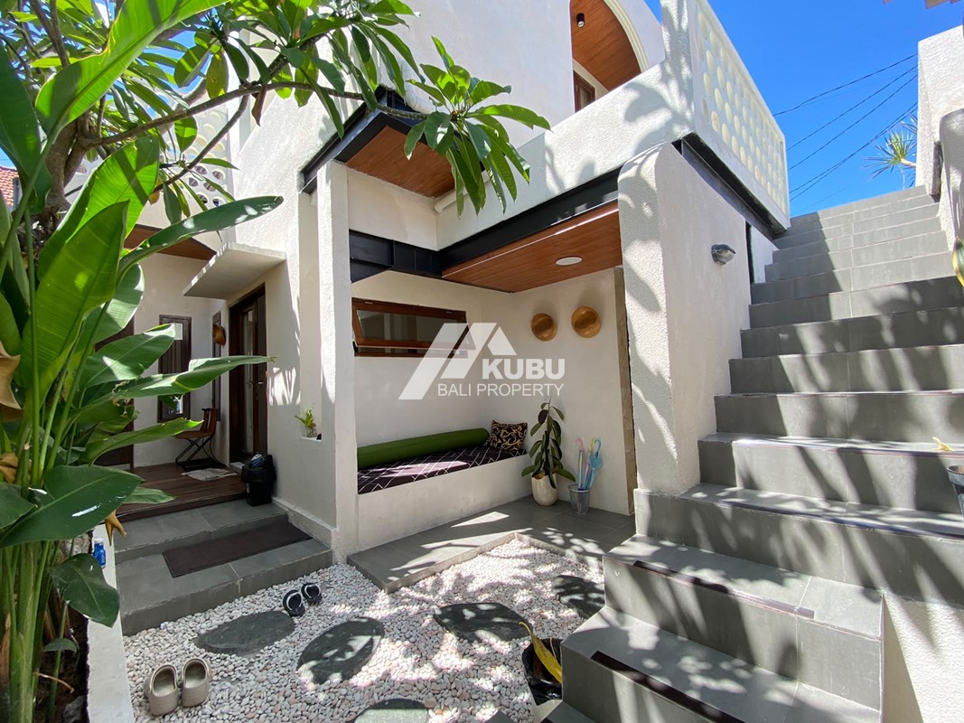 KBP1684 A charming villa featuring a modern minimalist design blended with European influences, situated within a residential complex.