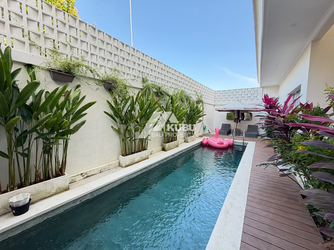 KBP1691 Charming villa featuring a modern minimalist design located on area complex.