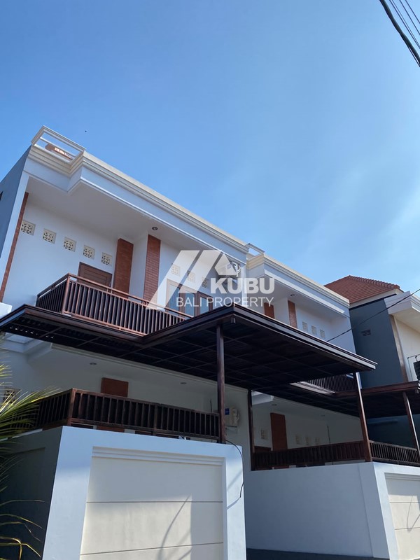 KBP1718 Brand-new 3-bedroom house located in a quiet residential Renon Area.