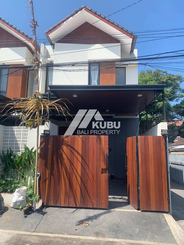 KBP1719 Brand-new 3-bedroom house located in a quiet Sanur Area.