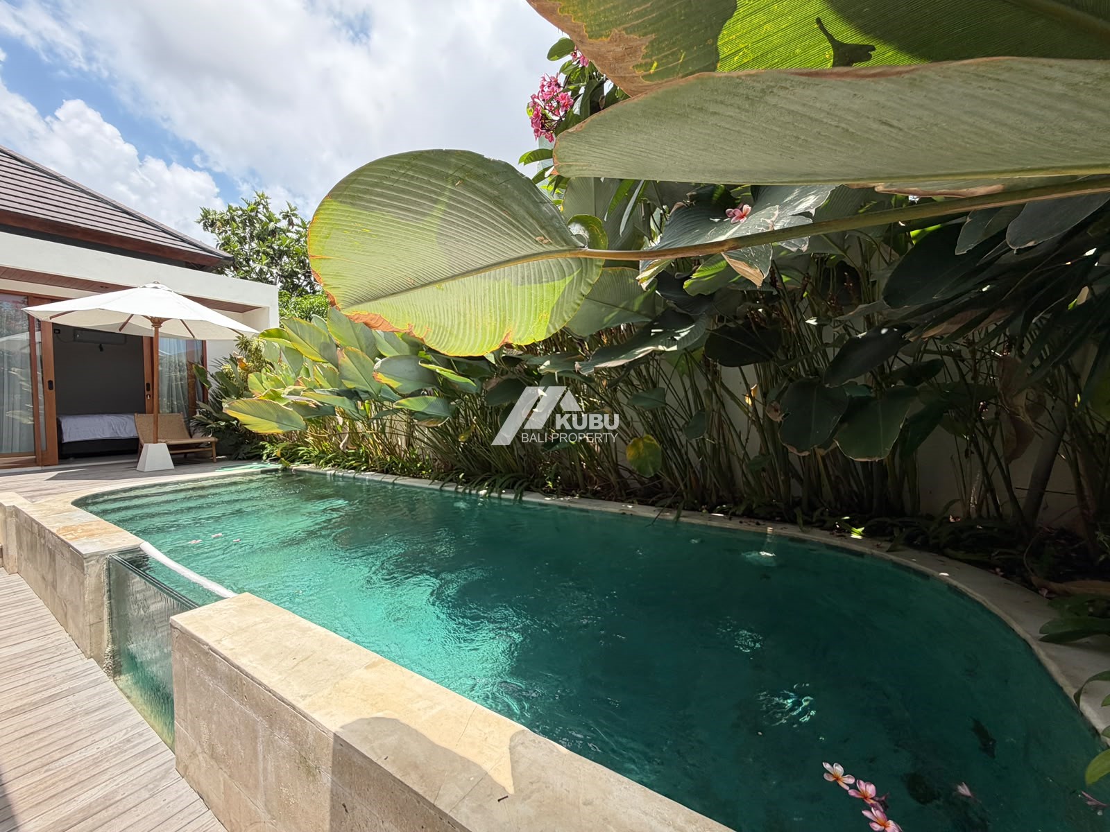 KBP1736 Charming Villa with modern minimalist design in complex Area.