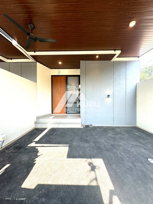KBP1720  Brand-new 3-bedroom house located in a quiet Sanur Area.